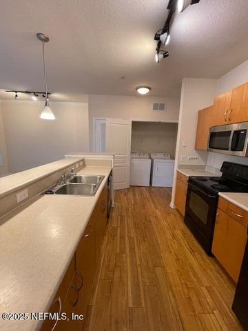 8290 GATE Parkway W 1110, Jacksonville, FL 32216