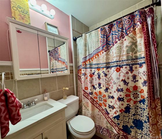 16 Altamont Avenue, Sea Cliff, NY 11579