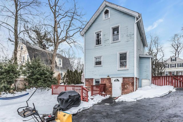 16 Altamont Avenue, Sea Cliff, NY 11579