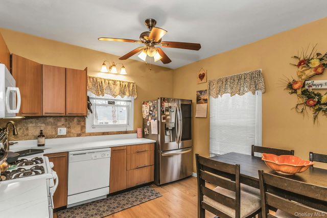 16 Altamont Avenue, Sea Cliff, NY 11579