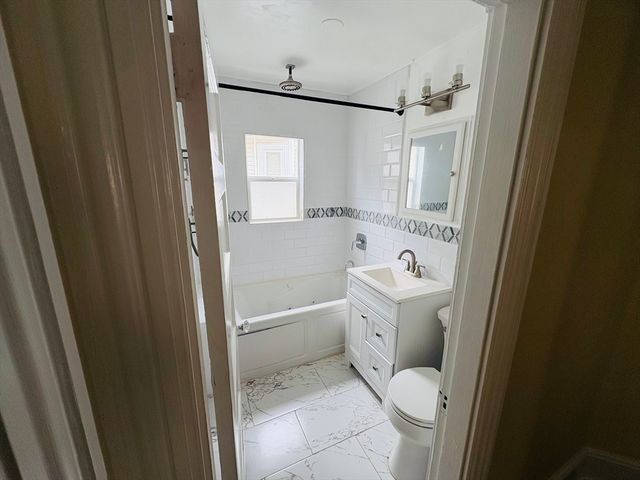 19 Bellingham Ave 19, Everett, MA 02149