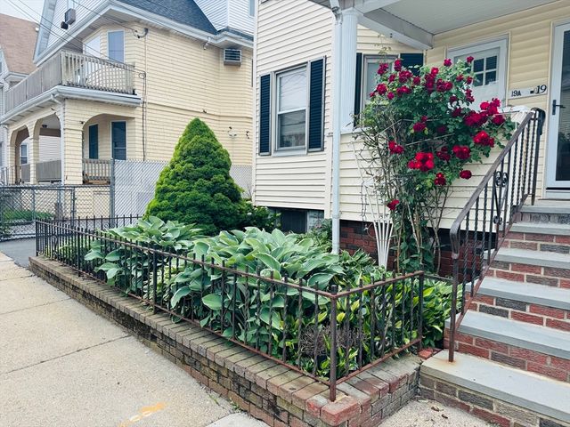 19 Bellingham Ave 19, Everett, MA 02149