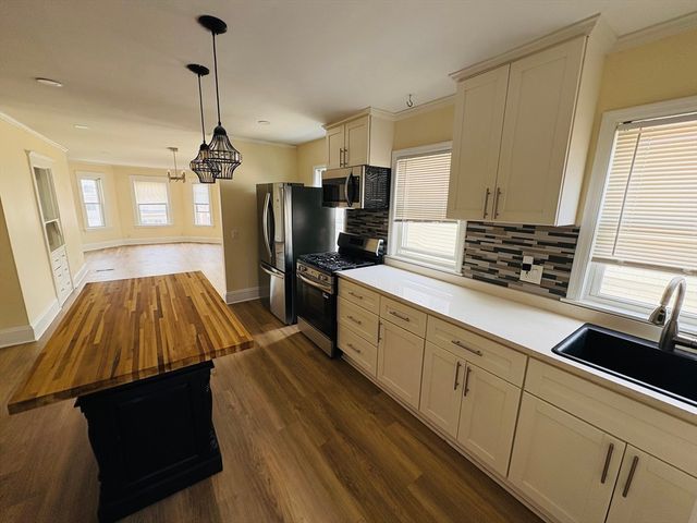 19 Bellingham Ave 19, Everett, MA 02149