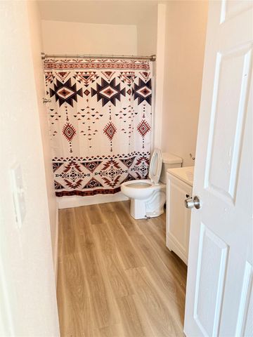 404 S Love Ave, Florence, TX 76527