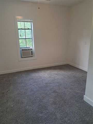 404 S Love Ave, Florence, TX 76527