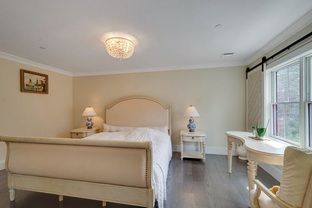 29 Southfield Ln 29, Sherborn, MA 01770