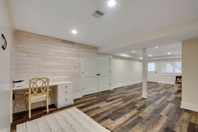 29 Southfield Ln 29, Sherborn, MA 01770