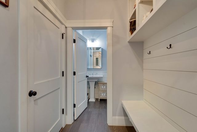 29 Southfield Ln 29, Sherborn, MA 01770