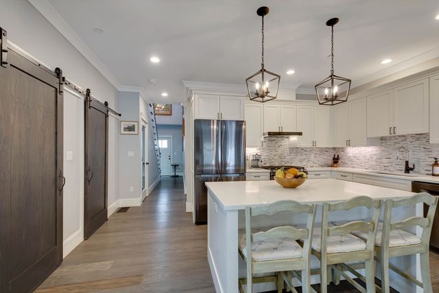 29 Southfield Ln 29, Sherborn, MA 01770