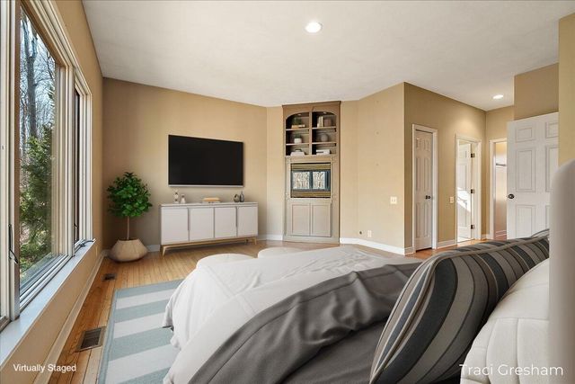 4960 S Hilton Park Road, Fruitport, MI 49415