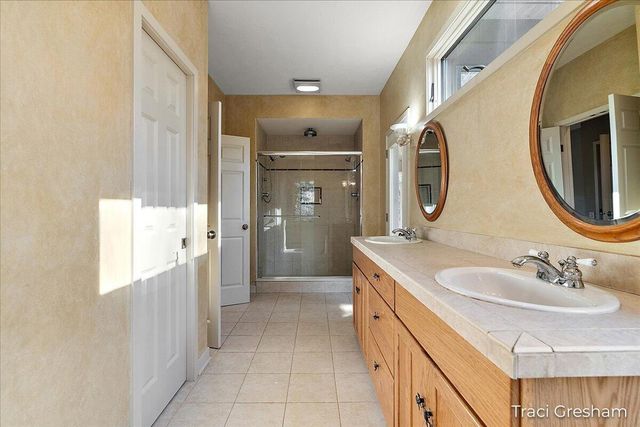 4960 S Hilton Park Road, Fruitport, MI 49415