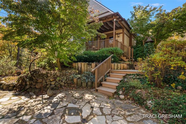 4960 S Hilton Park Road, Fruitport, MI 49415