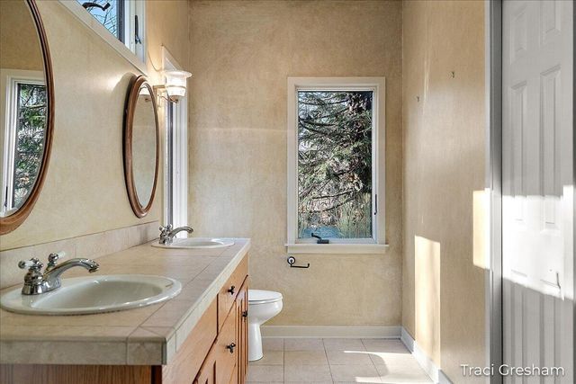 4960 S Hilton Park Road, Fruitport, MI 49415