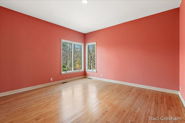 4960 S Hilton Park Road, Fruitport, MI 49415