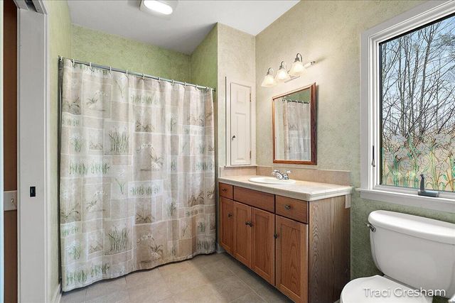 4960 S Hilton Park Road, Fruitport, MI 49415