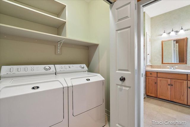 4960 S Hilton Park Road, Fruitport, MI 49415