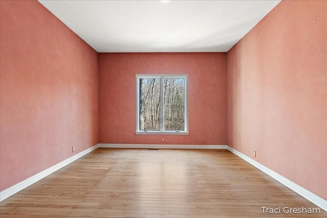 4960 S Hilton Park Road, Fruitport, MI 49415