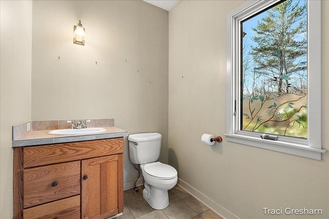 4960 S Hilton Park Road, Fruitport, MI 49415