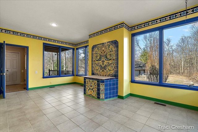 4960 S Hilton Park Road, Fruitport, MI 49415