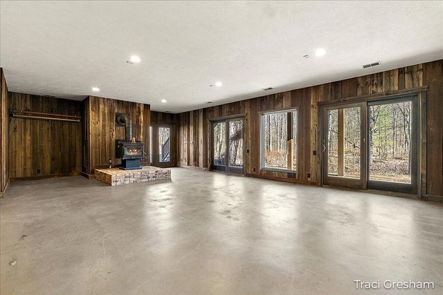 4960 S Hilton Park Road, Fruitport, MI 49415