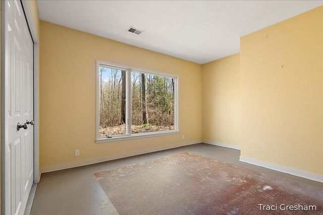 4960 S Hilton Park Road, Fruitport, MI 49415