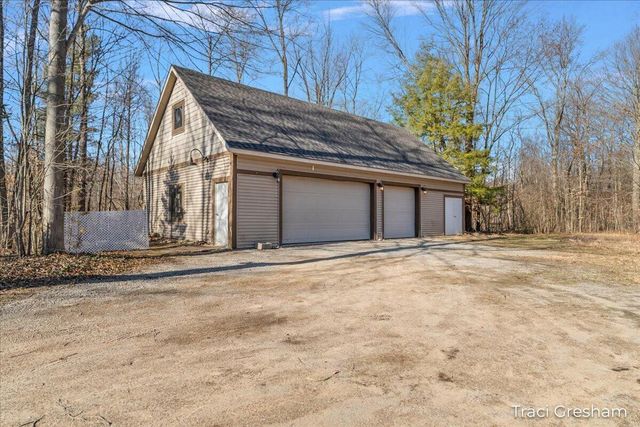 4960 S Hilton Park Road, Fruitport, MI 49415