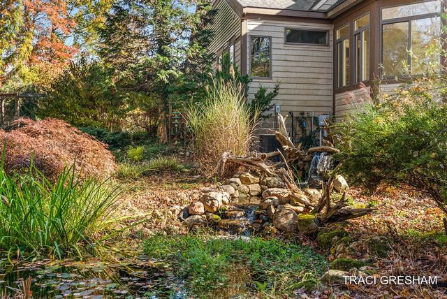 4960 S Hilton Park Road, Fruitport, MI 49415