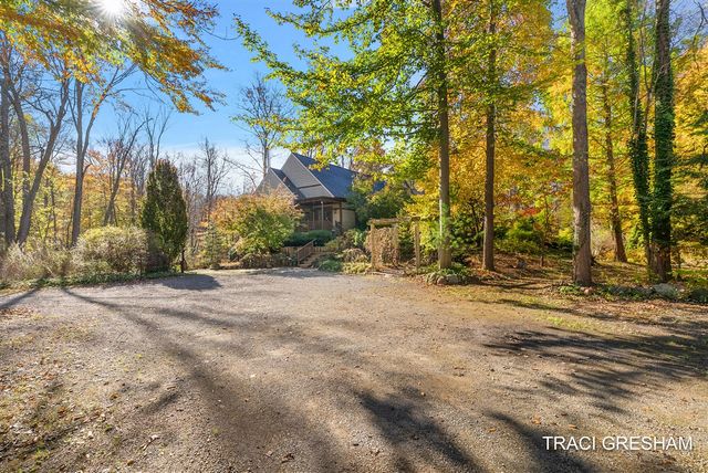 4960 S Hilton Park Road, Fruitport, MI 49415