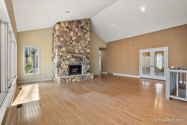 4960 S Hilton Park Road, Fruitport, MI 49415