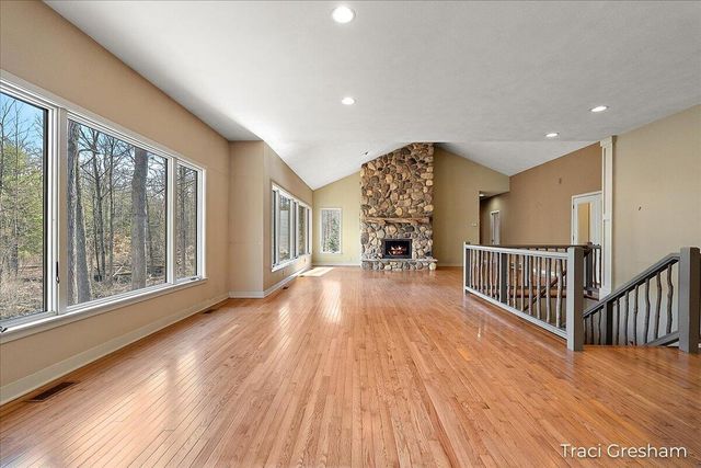 4960 S Hilton Park Road, Fruitport, MI 49415