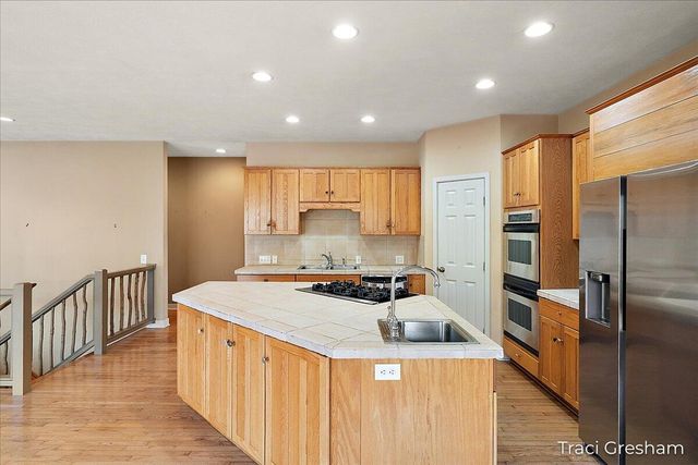 4960 S Hilton Park Road, Fruitport, MI 49415