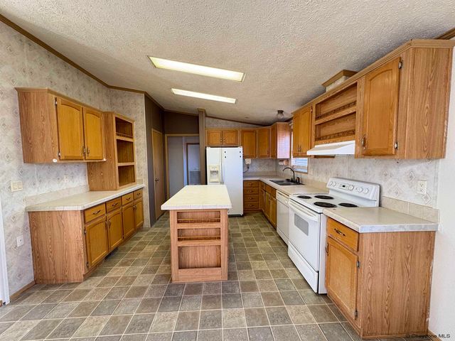 3711 RAWLINS ST, Cheyenne, WY 82001