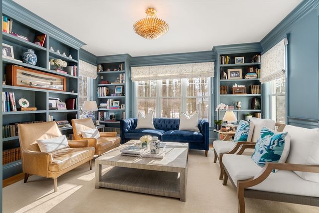 61 Glen St, Dover, MA 02030