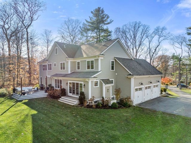 61 Glen St, Dover, MA 02030