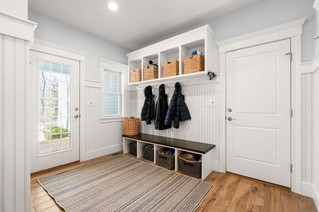 61 Glen St, Dover, MA 02030