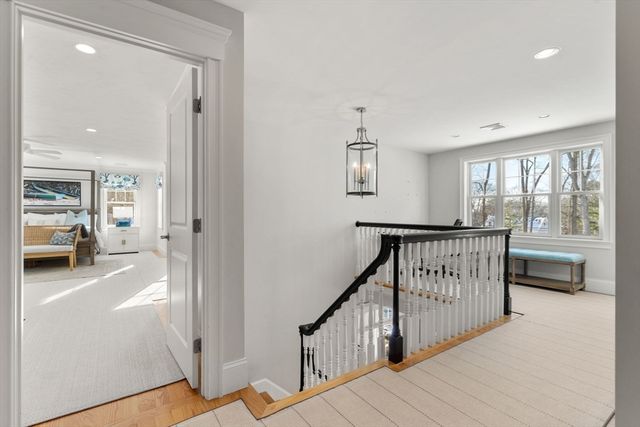 61 Glen St, Dover, MA 02030