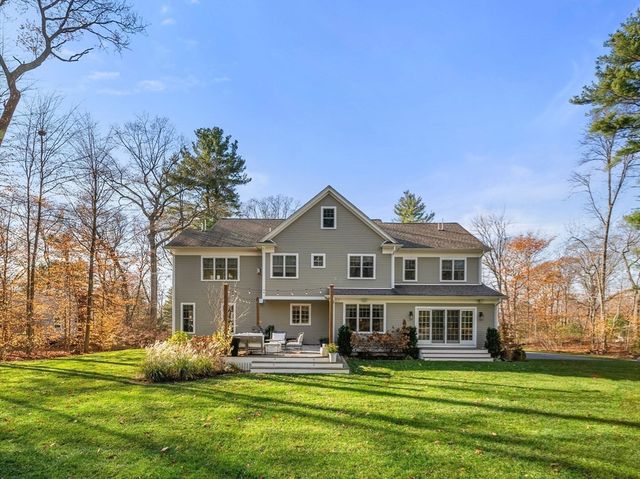 61 Glen St, Dover, MA 02030