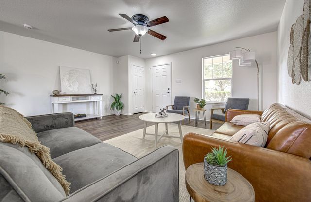 401 Nottingham LOOP, Kyle, TX 78640