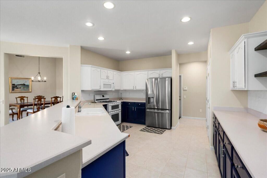 Image 16 of property listing at 15504 W CORAL POINTE Drive, Surprise, AZ 85374
