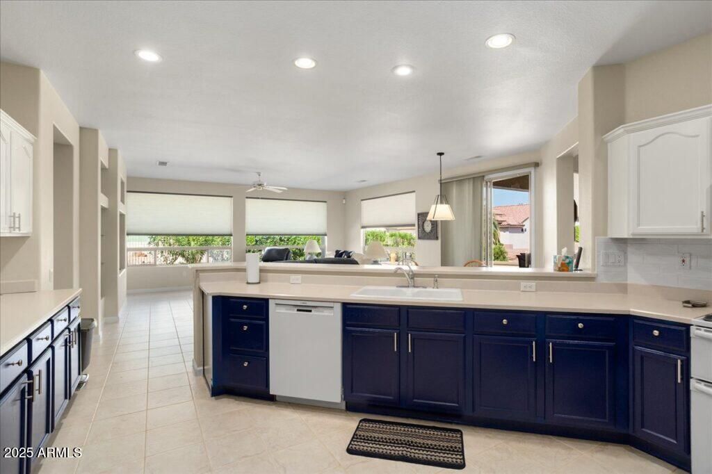 Image 17 of property listing at 15504 W CORAL POINTE Drive, Surprise, AZ 85374