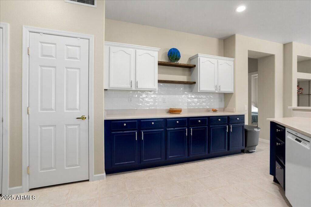 Image 18 of property listing at 15504 W CORAL POINTE Drive, Surprise, AZ 85374