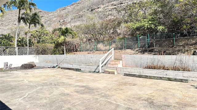 1315 Kaeleku Street, Honolulu, HI 96825