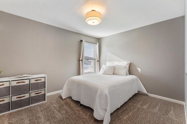 233 Auburn Drive, Newark, OH 43055