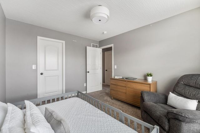 233 Auburn Drive, Newark, OH 43055