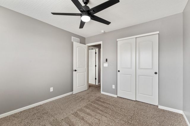 233 Auburn Drive, Newark, OH 43055