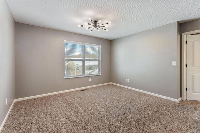 233 Auburn Drive, Newark, OH 43055