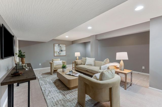 233 Auburn Drive, Newark, OH 43055