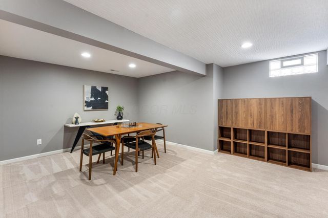 233 Auburn Drive, Newark, OH 43055