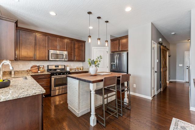 233 Auburn Drive, Newark, OH 43055