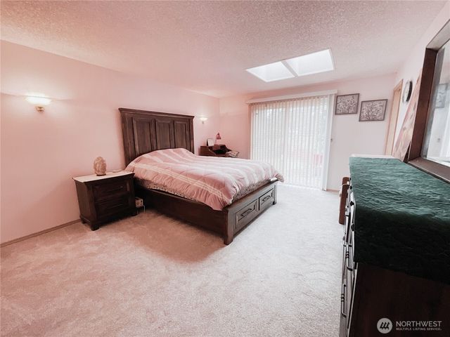 7711 Sapphire Drive SW, Lakewood, WA 98498